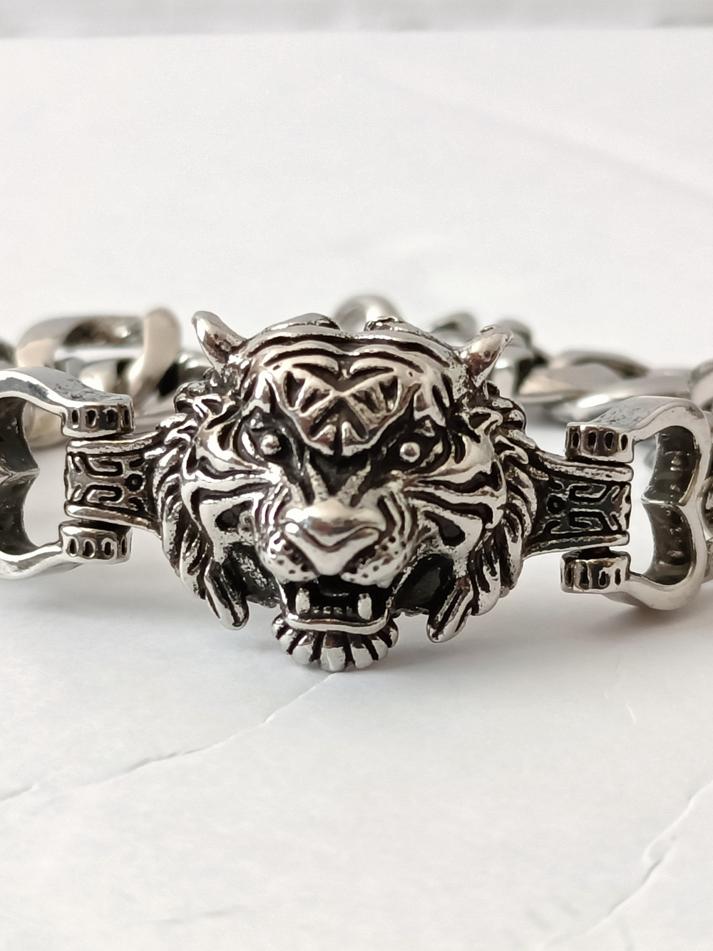 Engraved Tiger Head Silver Tone Link Bracelet 8 Inches - Picture 3 of 5